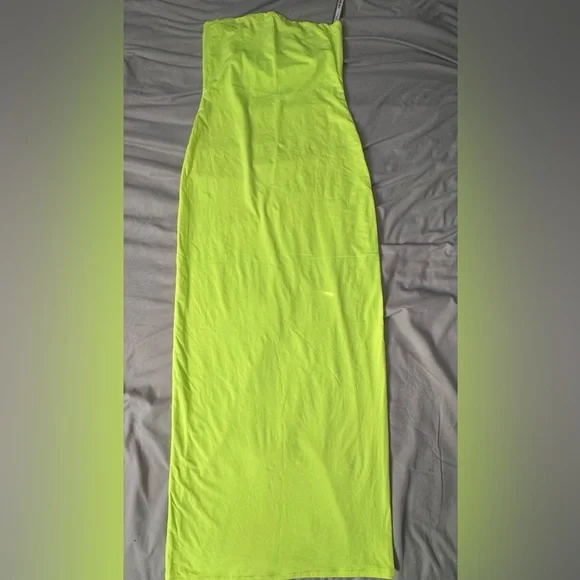 SKIMS Fits Everybody Tube Dress - Green Highlighter - Picture 3 of 5